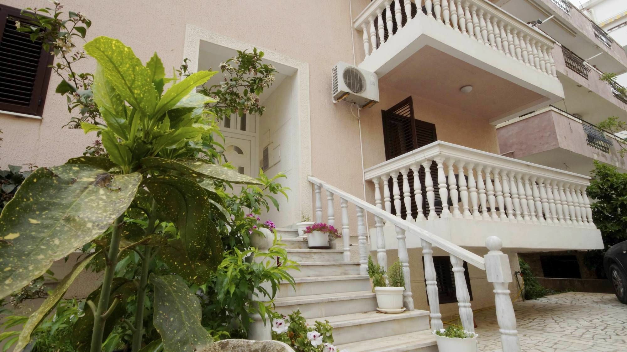 Apartment Glomazic Budva Exterior foto